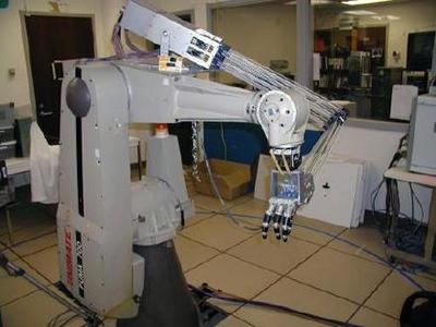 東莞首家無人工廠 一臺機器手替代八人，自動化技術引領產業變革